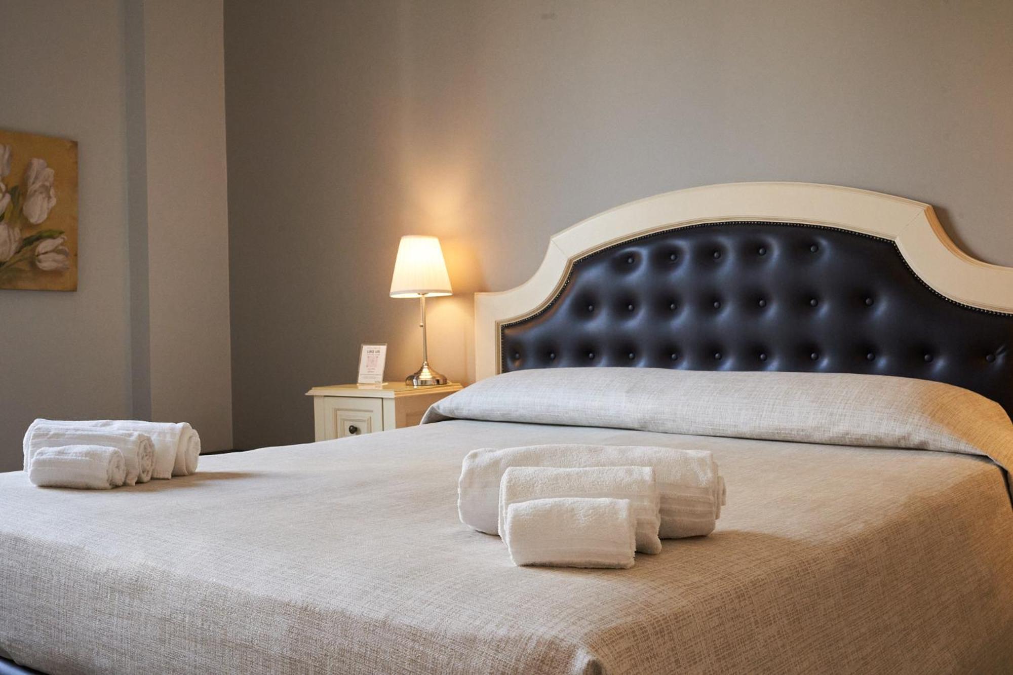 La Collegiata Guest House Catania Exterior photo