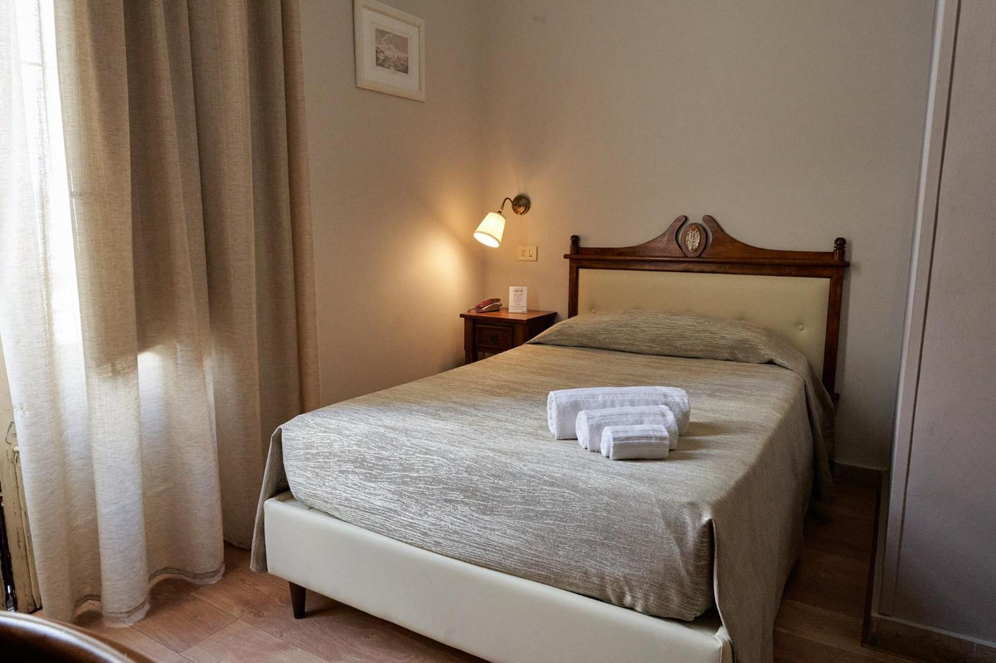 La Collegiata Guest House Catania Exterior photo